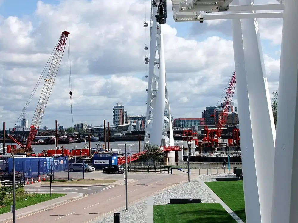 Cable Car over the Thames