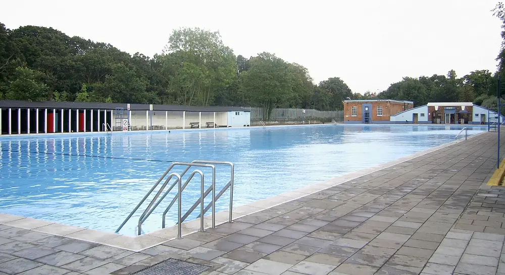 Swim at Tooting Bec Lido