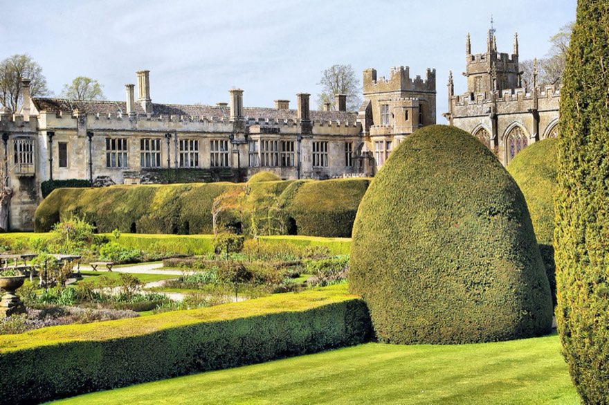 The Queen Buried in a Garden