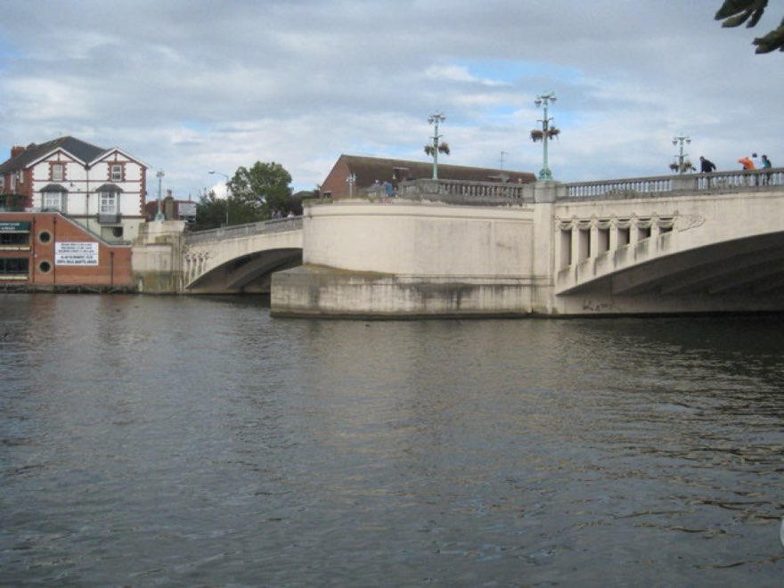 Sunset on Caversham Bridge