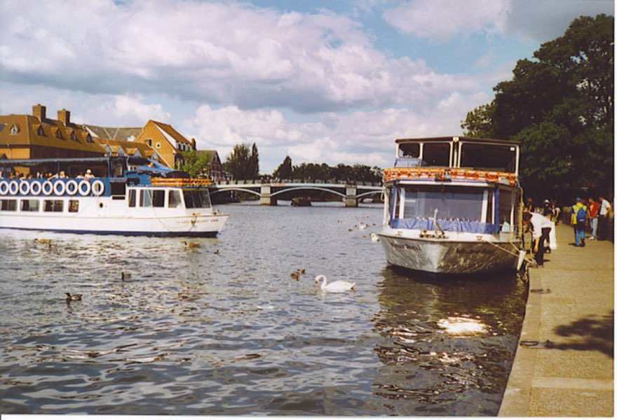 Forty Minutes on the Thames
